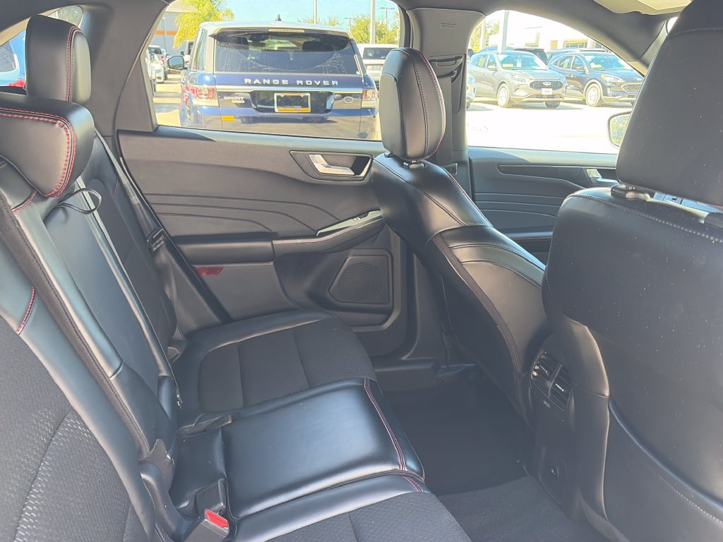 Certified 2025 Ford Escape ST-Line FWD image 30