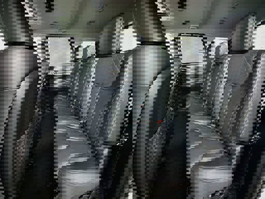 Used 2025 Hyundai Palisade SEL FWD image 13