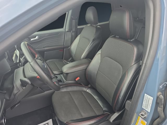 Certified 2023 Ford Escape ST-Line w/ Tech Pack #1 AWD/4WD image 9