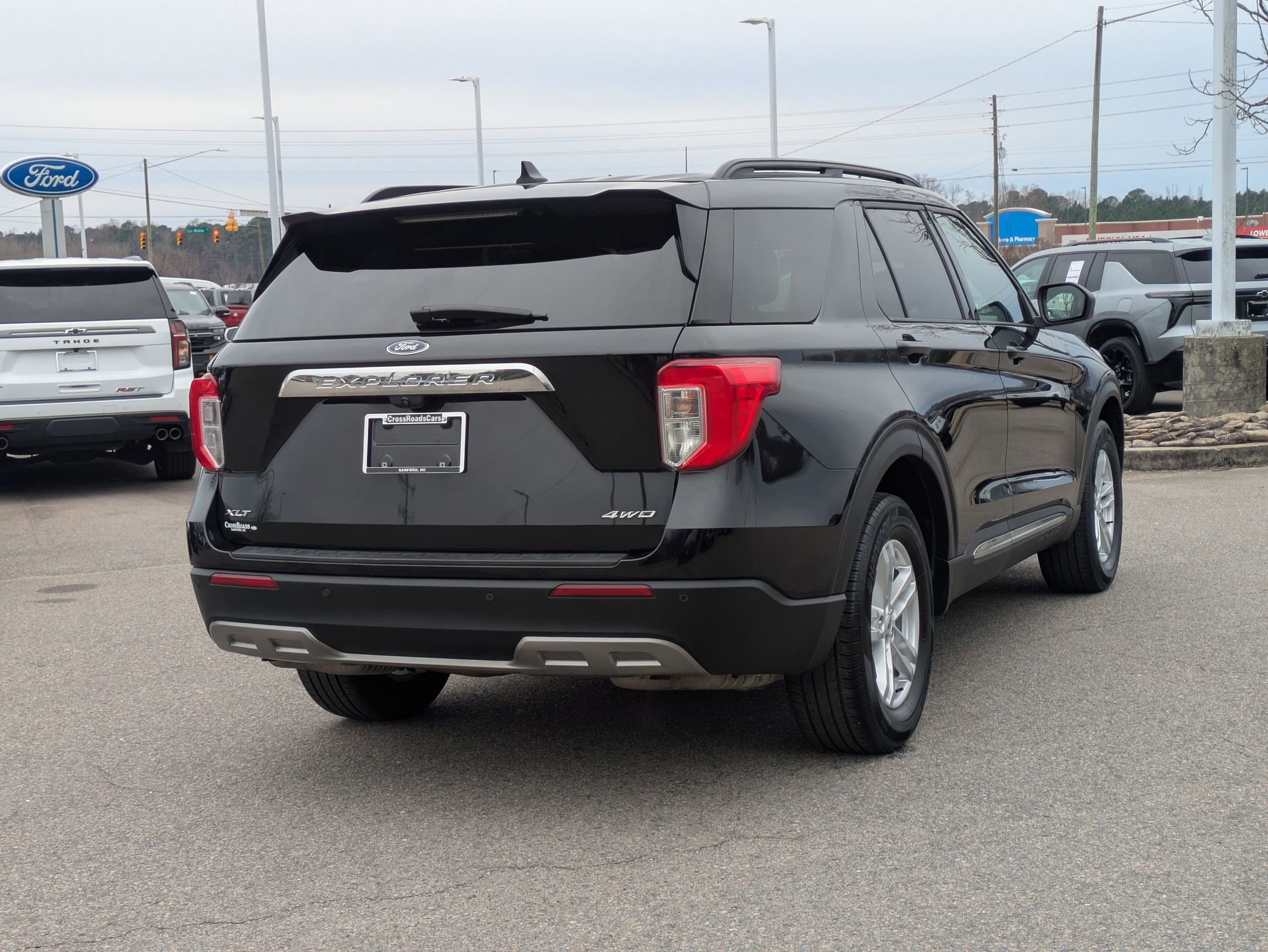 Certified 2022 Ford Explorer XLT w/ Equipment Group 202A image 5