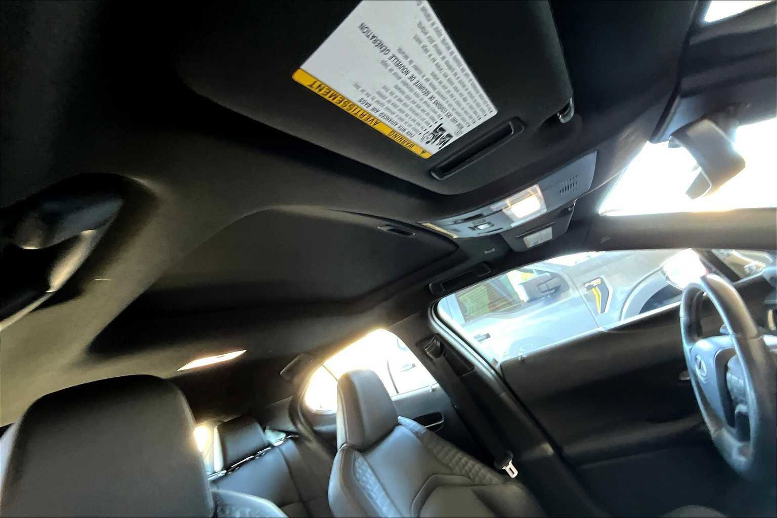 Used 2022 Lexus UX 200 w/ Premium Package image 13