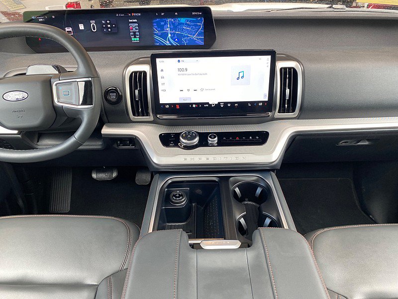 Certified 2025 Ford Expedition Active AWD/4WD image 21