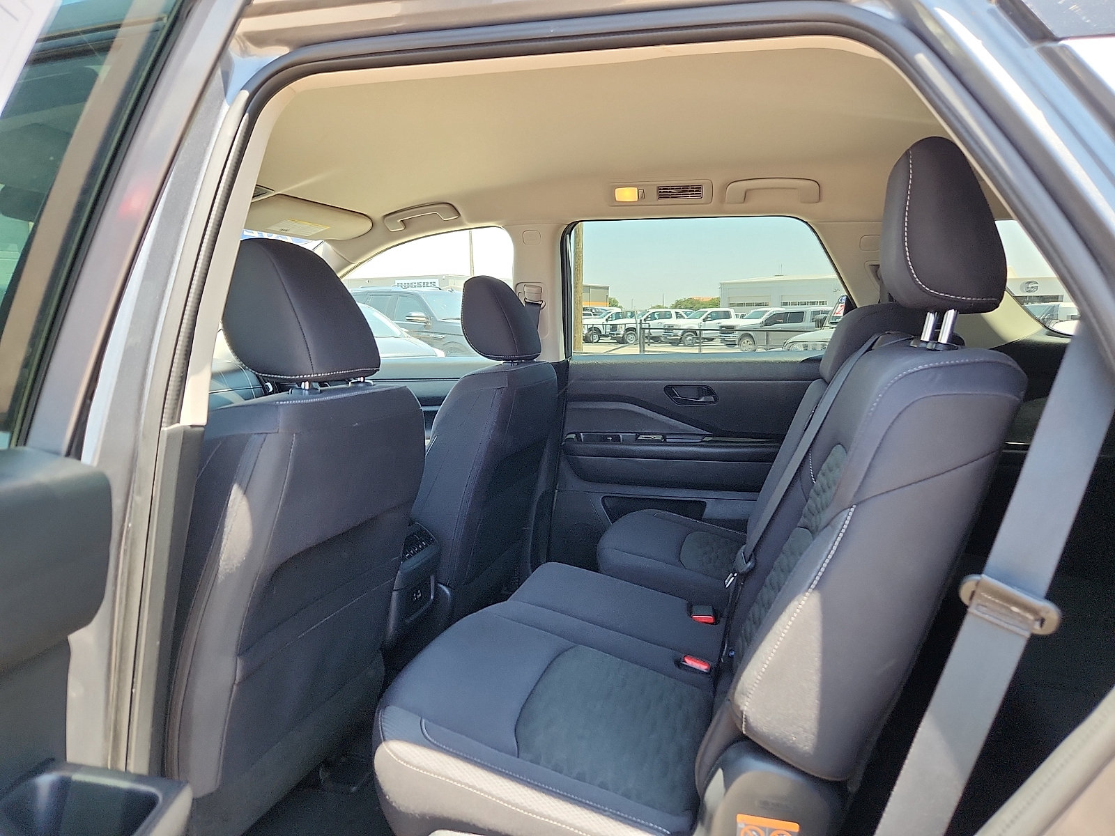 Used 2024 Nissan Pathfinder SV FWD image 9