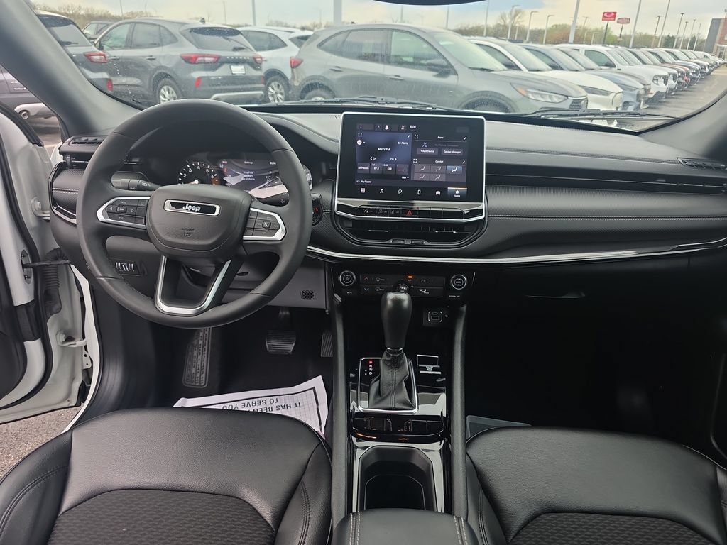 Used 2022 Jeep Compass Latitude FWD image 25