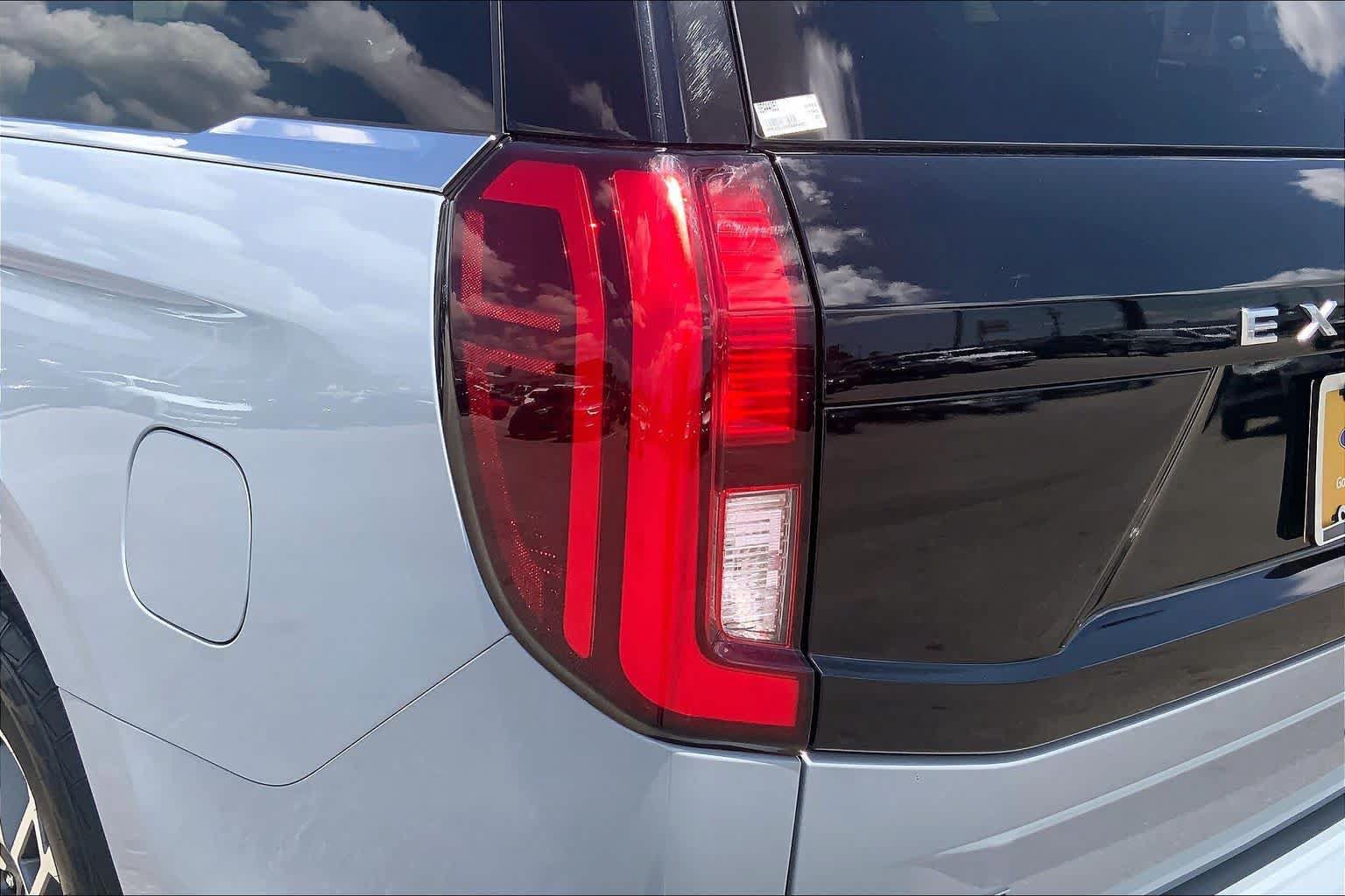 Certified 2025 Ford Expedition Active AWD/4WD image 29