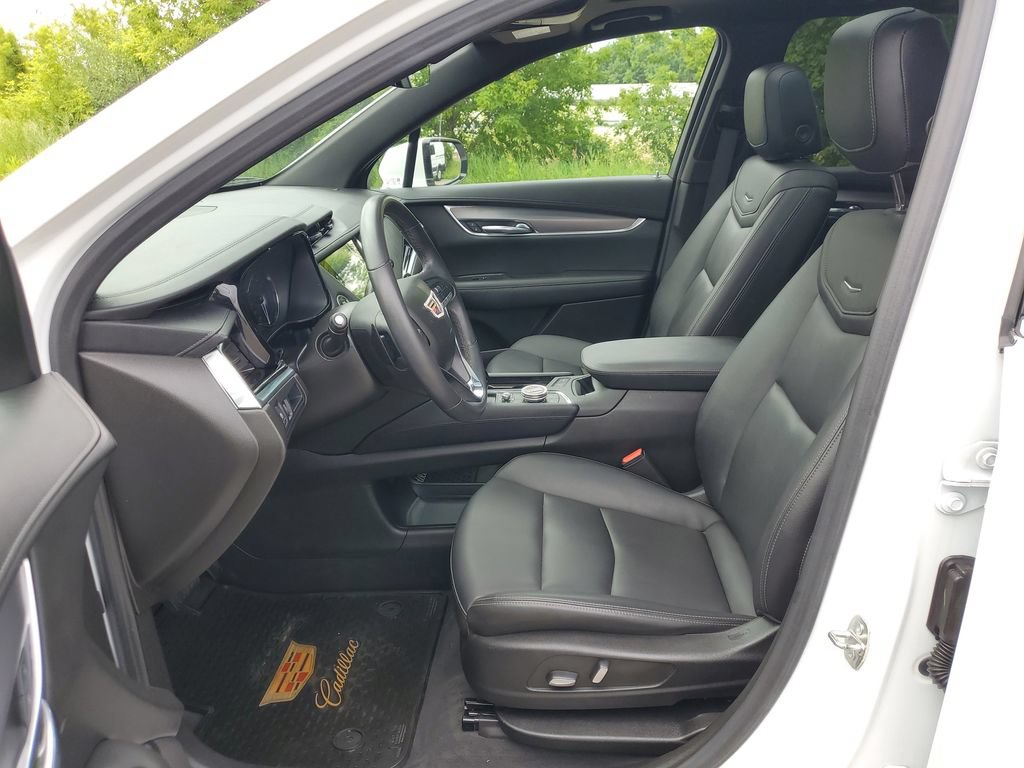 Used 2023 Cadillac XT6 Luxury AWD/4WD image 13