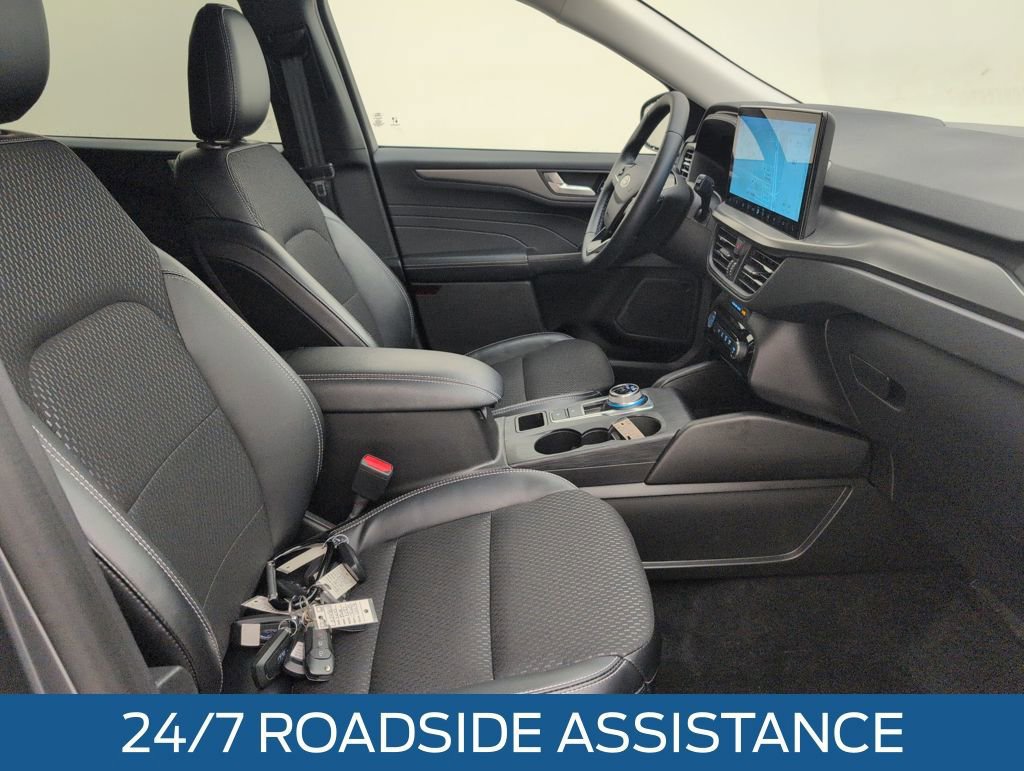 Certified 2025 Ford Escape SE image 15