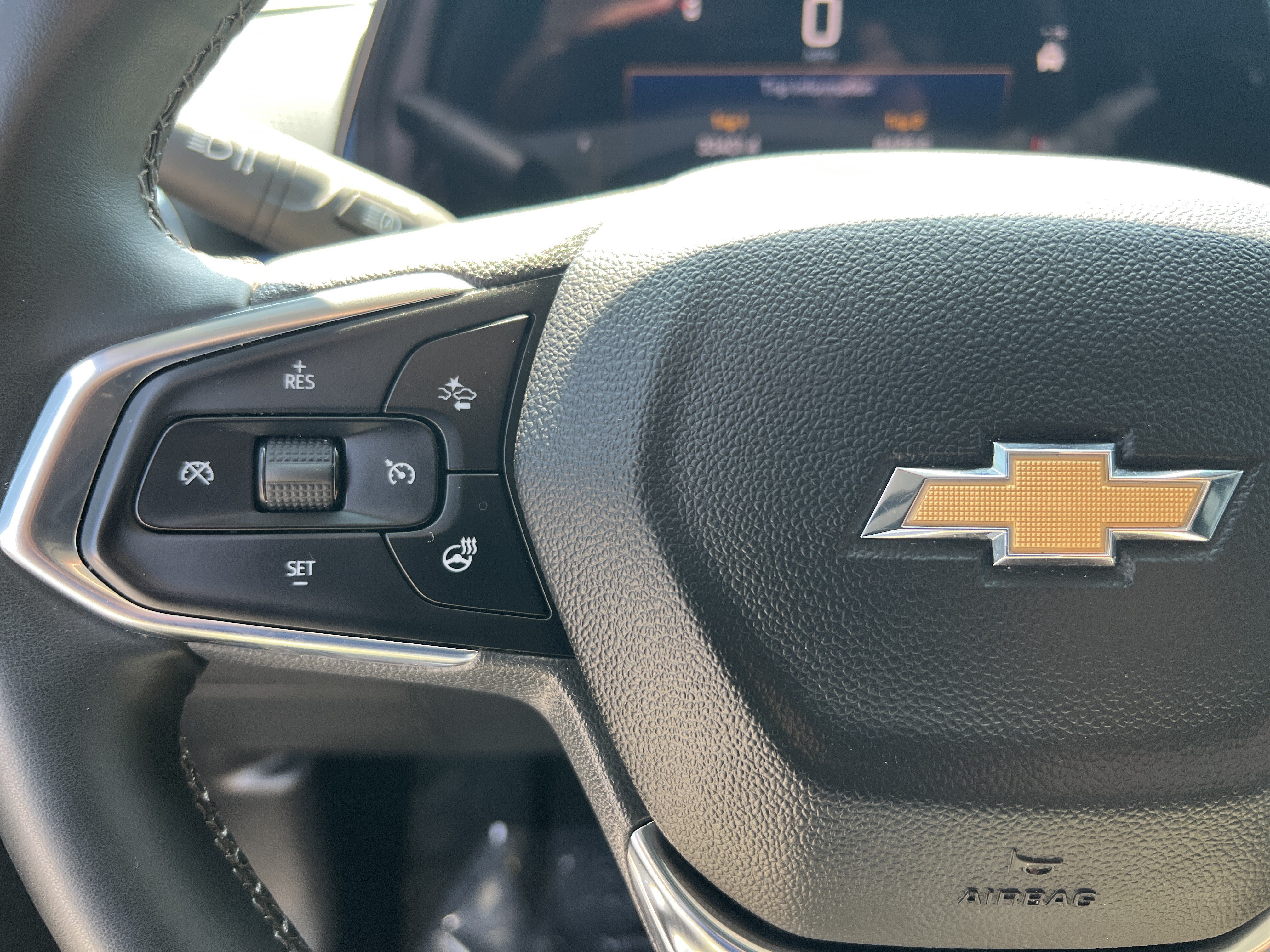 Used 2025 Chevrolet Trax LT w/ Driver Confidence Package FWD image 28