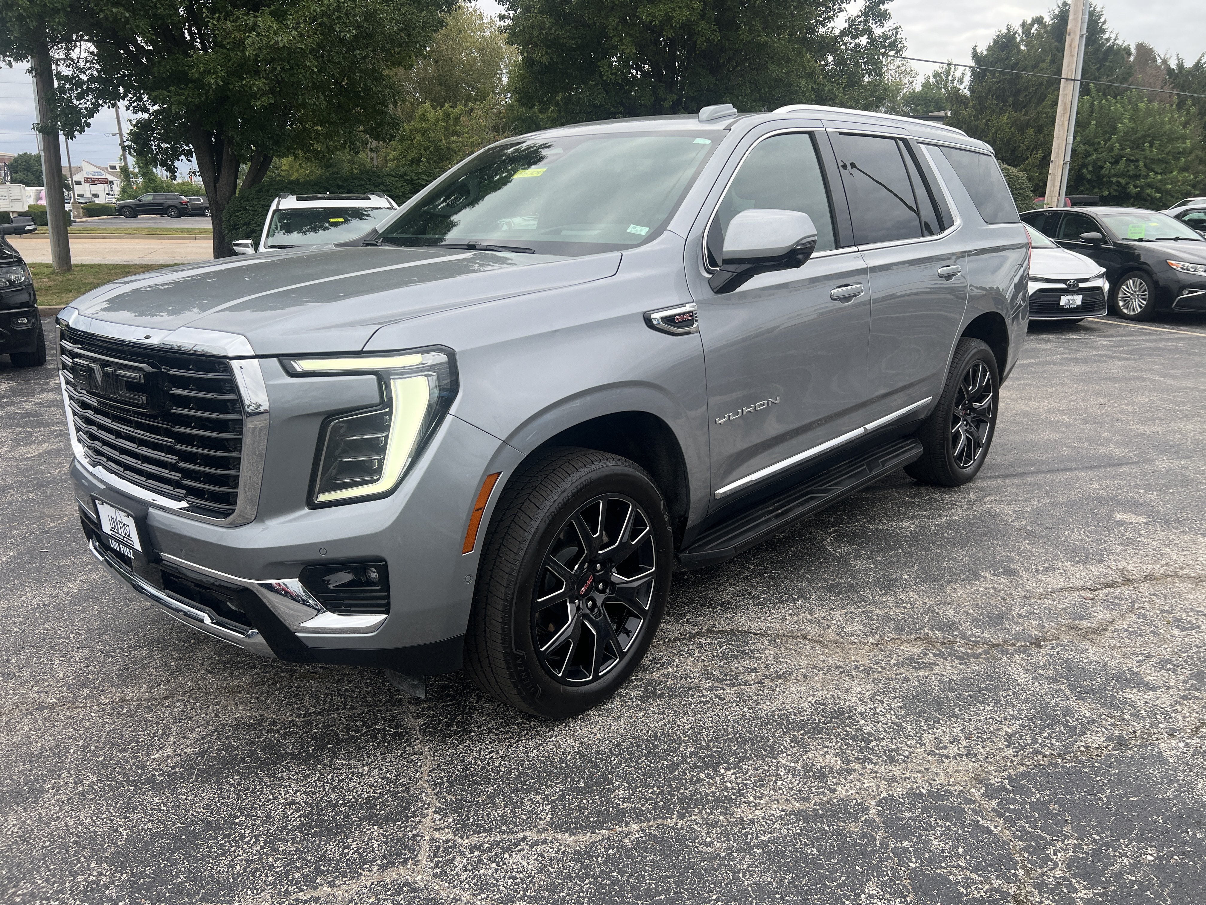 Used 2025 GMC Yukon Elevation w/ Elevation Premium Package AWD/4WD image 4