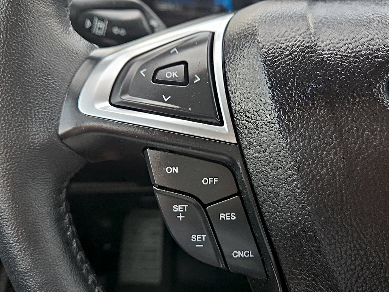 Certified 2023 Ford Edge SEL w/ Convenience Package AWD/4WD image 13