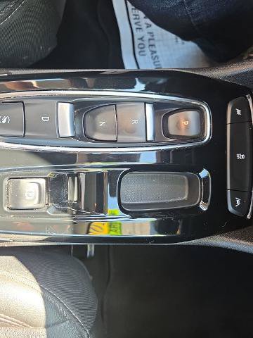 Used 2023 Chevrolet Bolt EUV LT w/ Convenience Package FWD image 24