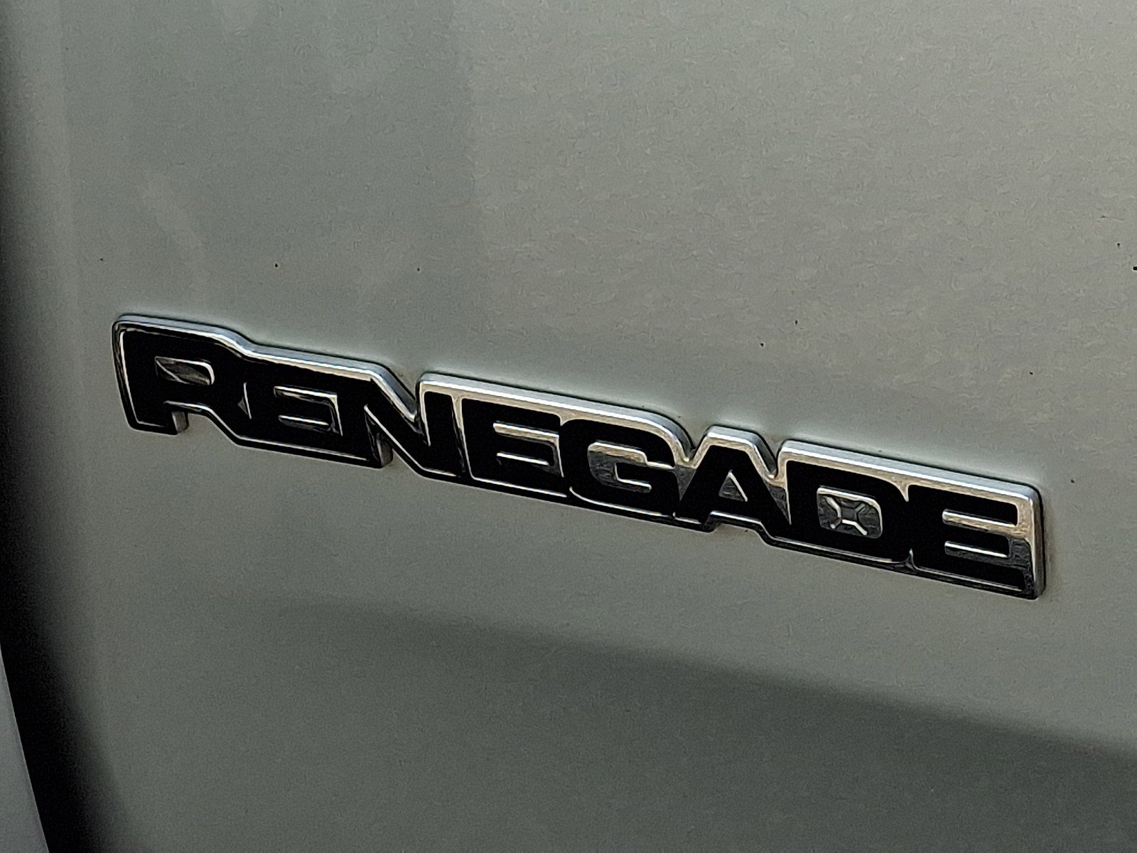 Used 2018 Jeep Renegade Latitude FWD image 30