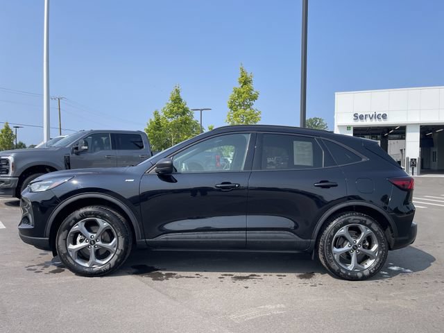 Certified 2025 Ford Escape ST-Line AWD/4WD image 2