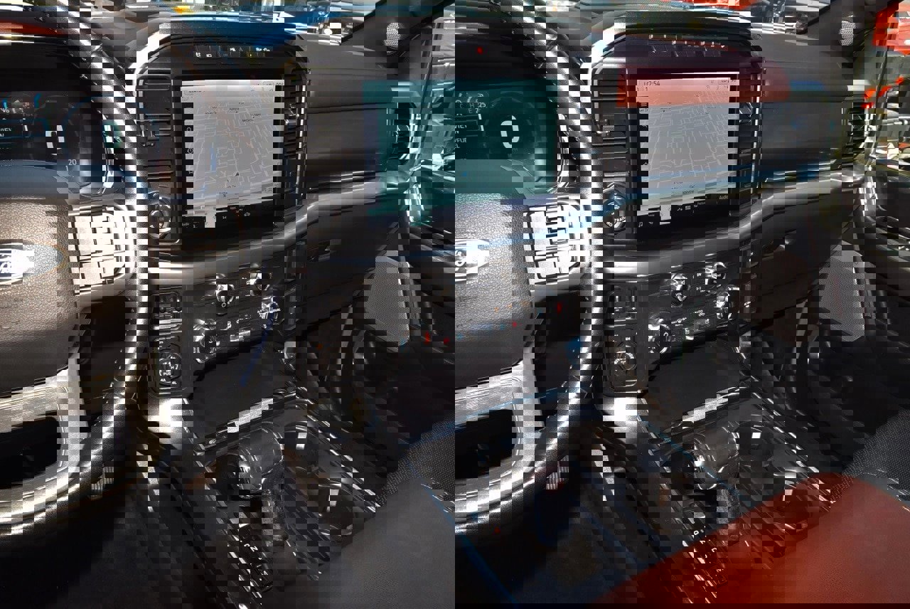 Certified 2022 Ford F150 Lariat w/ Equipment Group 502A High image 27