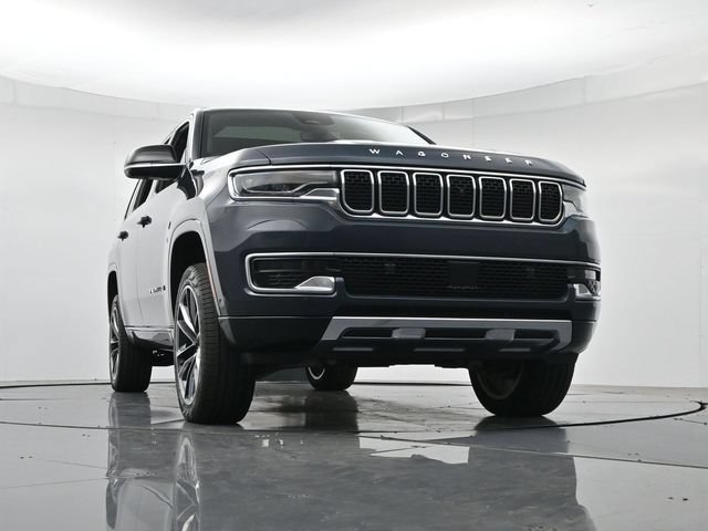 Used 2025 Jeep Wagoneer Series III w/ Premium Group I AWD/4WD image 39