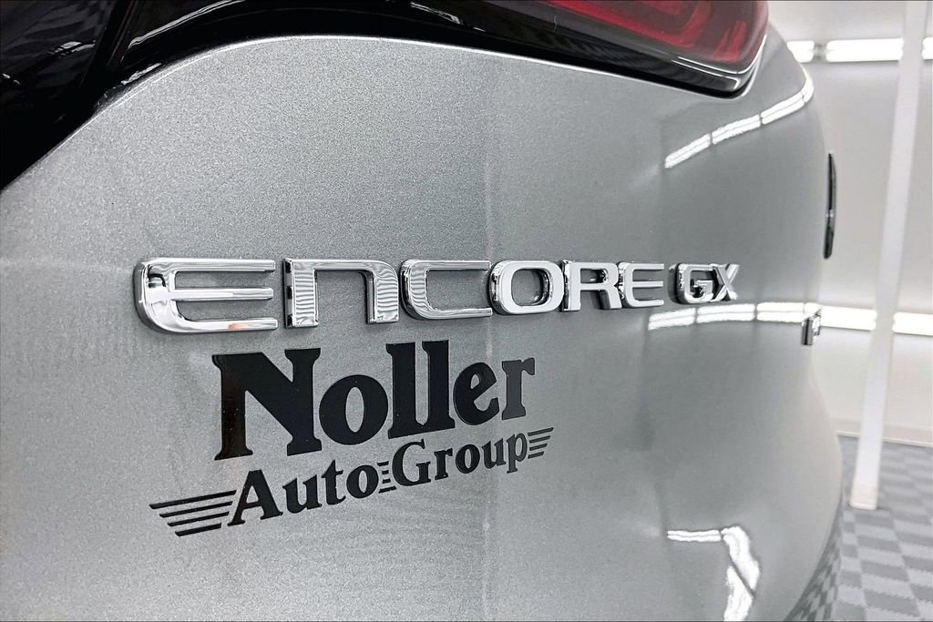 Used 2024 Buick Encore GX Sport Touring FWD image 8