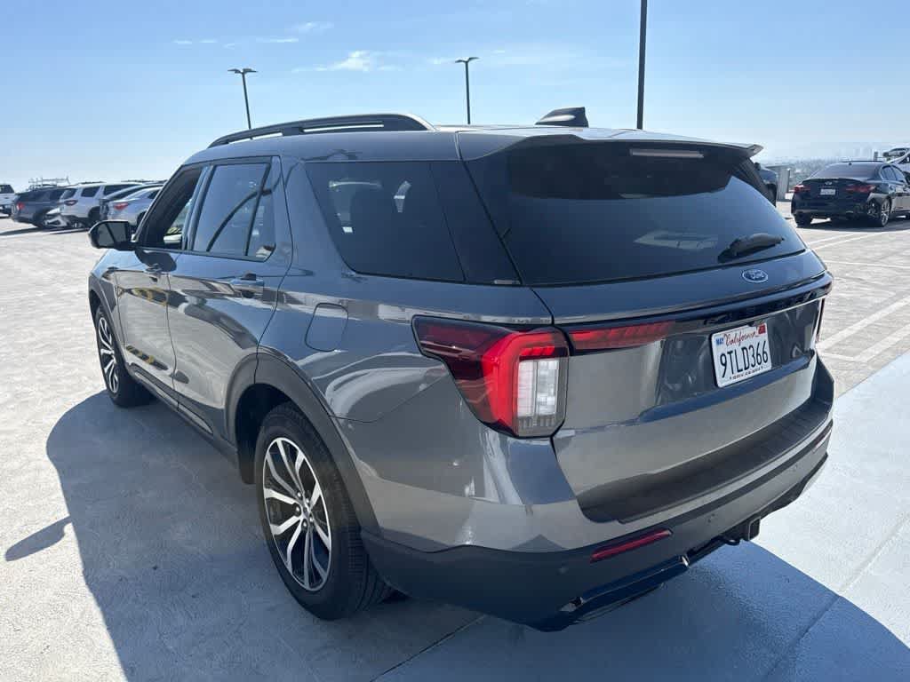 Certified 2025 Ford Explorer ST-Line RWD image 3