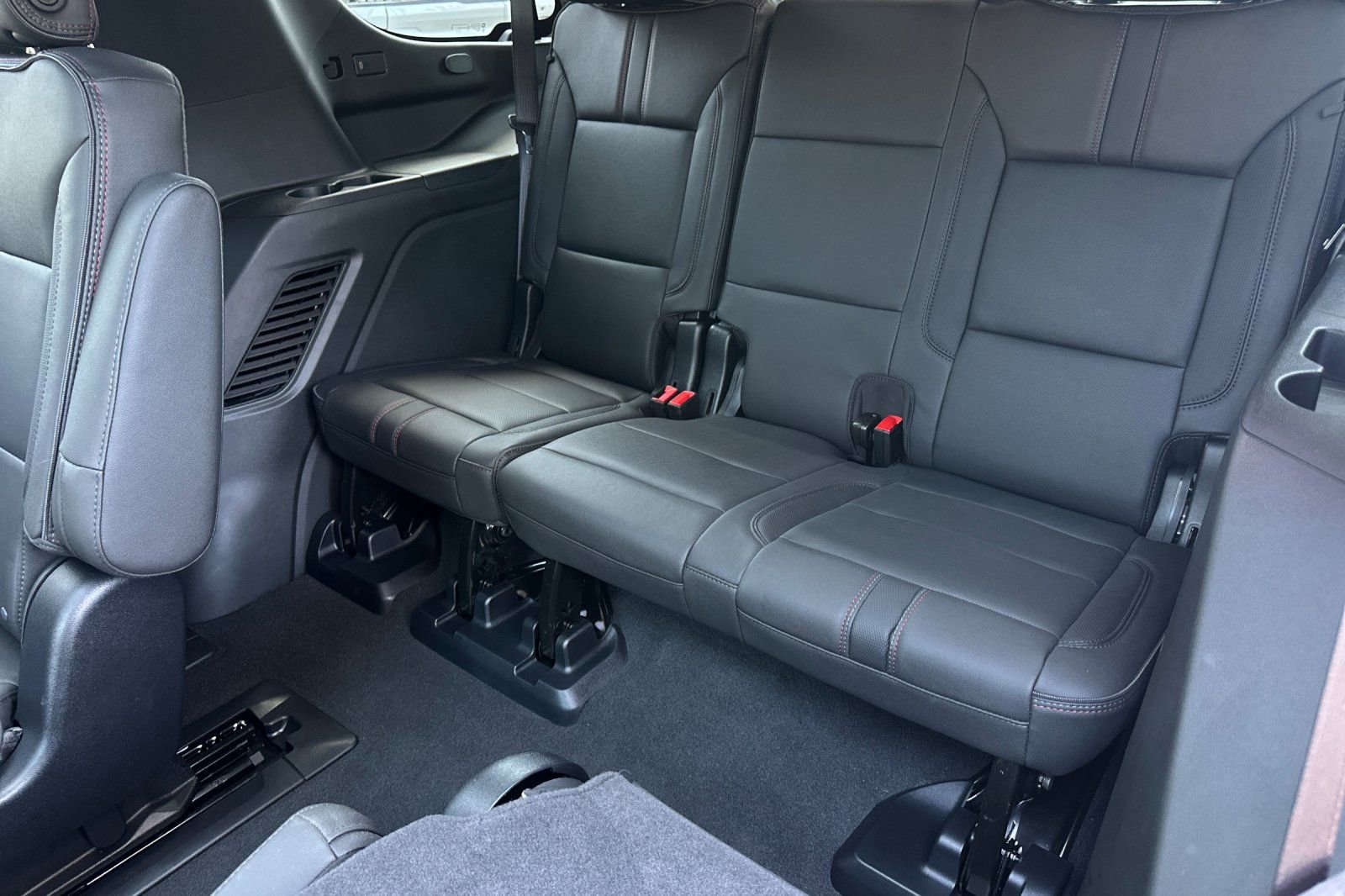 Used 2026 Chevrolet Tahoe RST w/ Advanced Technology Package RWD image 14