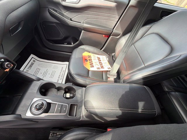 Certified 2025 Ford Escape Platinum AWD/4WD image 32
