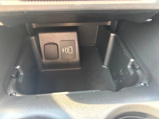 Certified 2025 Ford Explorer Active w/ Active Comfort Package AWD/4WD image 29