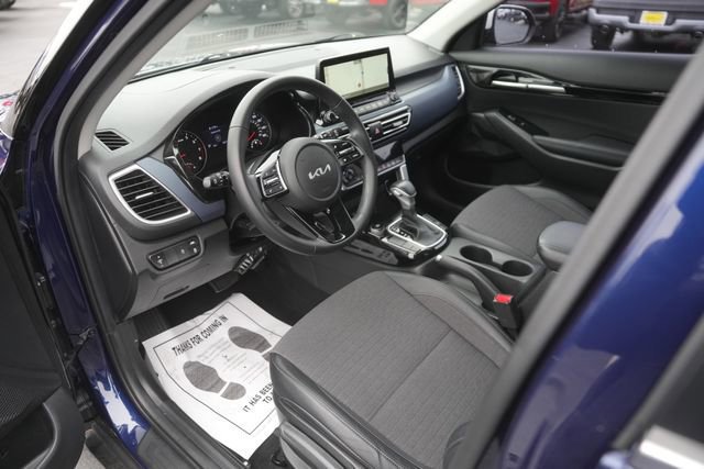 Used 2023 Kia Seltos S w/ Navigation Package image 8