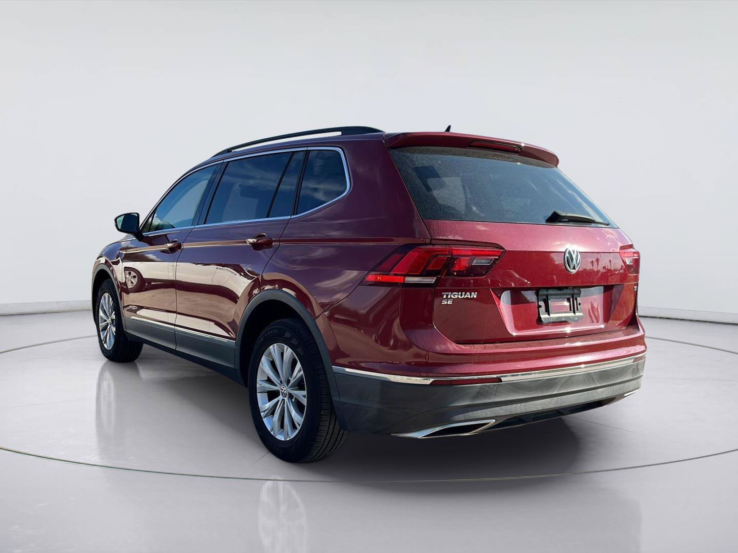 Used 2018 Volkswagen Tiguan SE FWD image 5