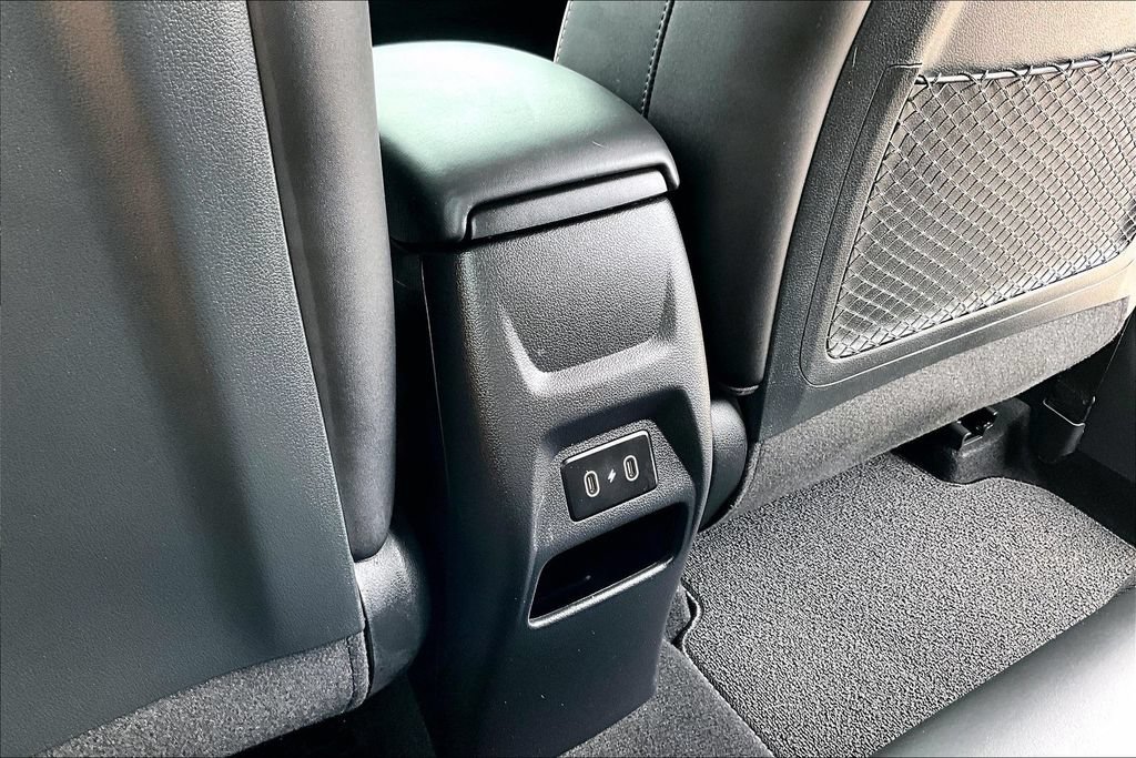 Used 2024 Hyundai Venue Limited FWD image 33
