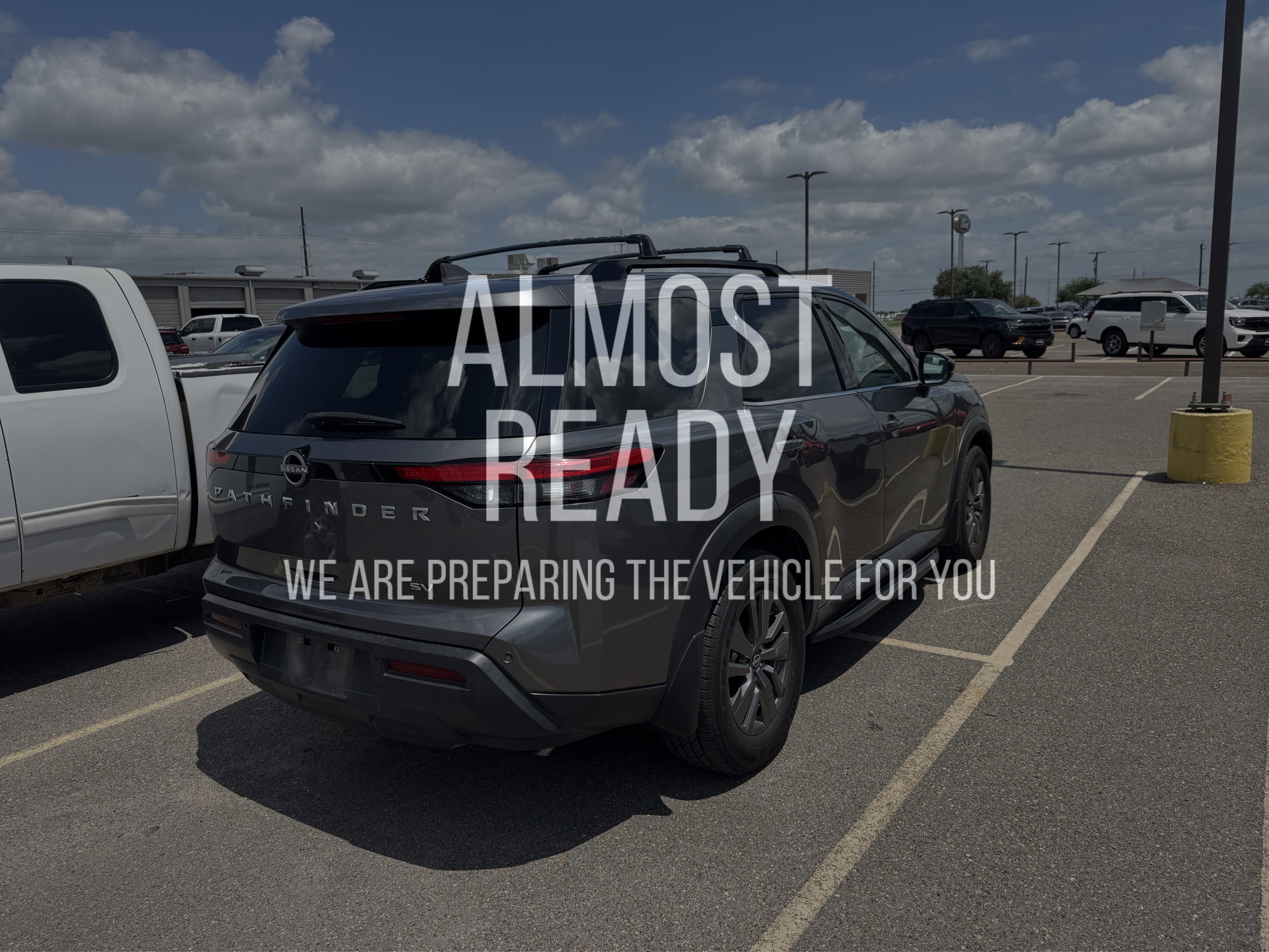 Used 2022 Nissan Pathfinder SV FWD image 4