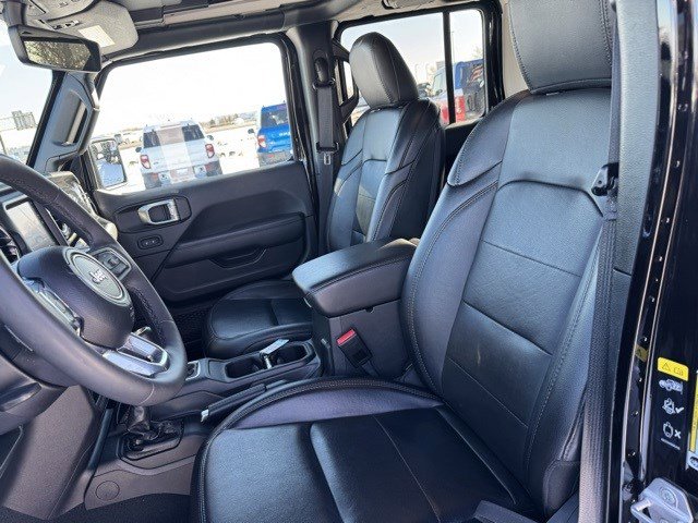 Used 2023 Jeep Wrangler Unlimited Sahara image 12