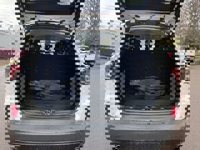 Certified 2022 Ford Escape SE w/ SE Sport Appearance Package image 15