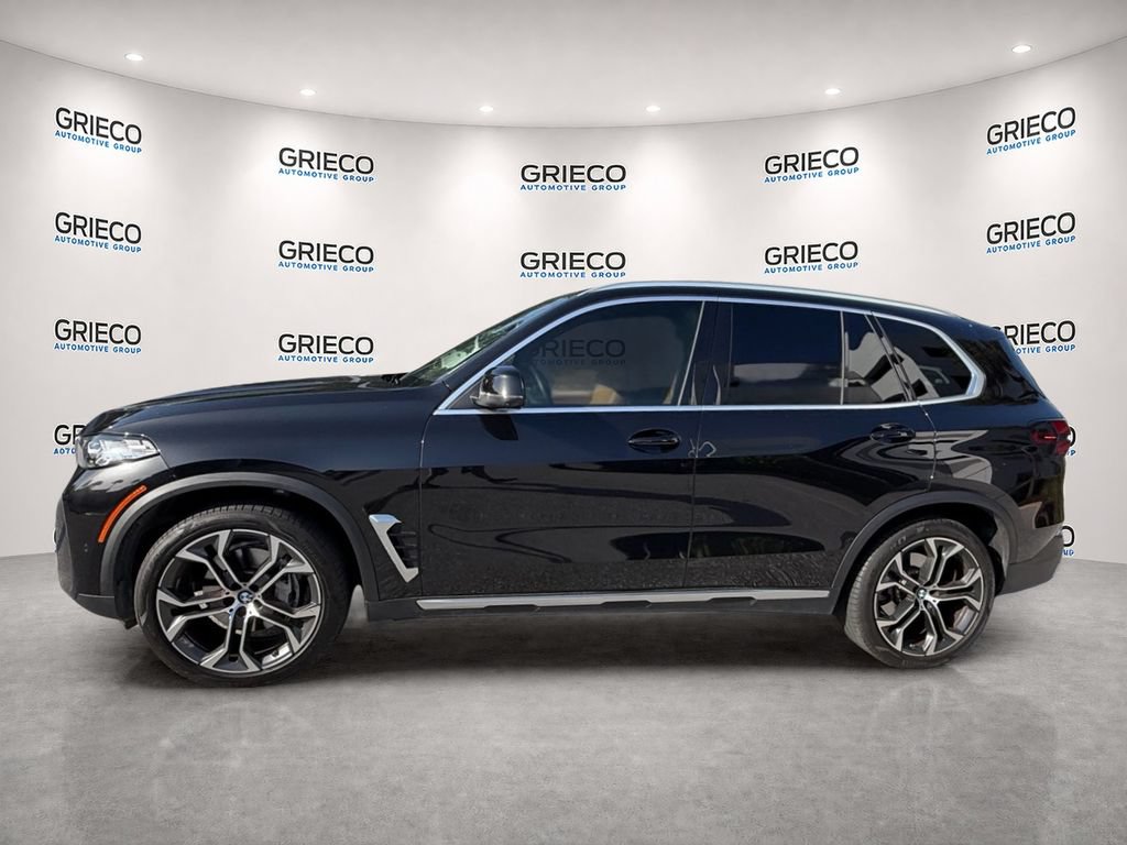 Used 2024 BMW X5 xDrive40i w/ Premium Package AWD/4WD image 4