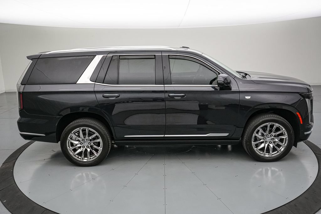 Used 2026 Cadillac Escalade Luxury w/ LPO, Radiant Package AWD/4WD image 3