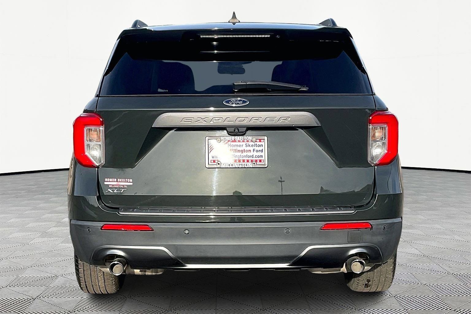 Certified 2022 Ford Explorer XLT w/ Equipment Group 202A image 4