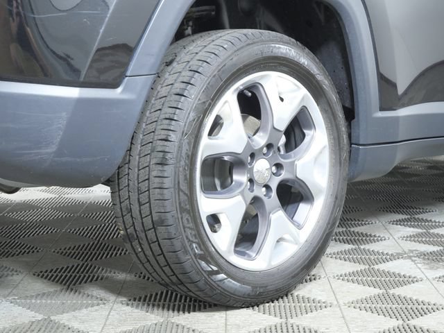 Used 2018 Jeep Compass Limited w/ Navigation Group AWD/4WD image 7