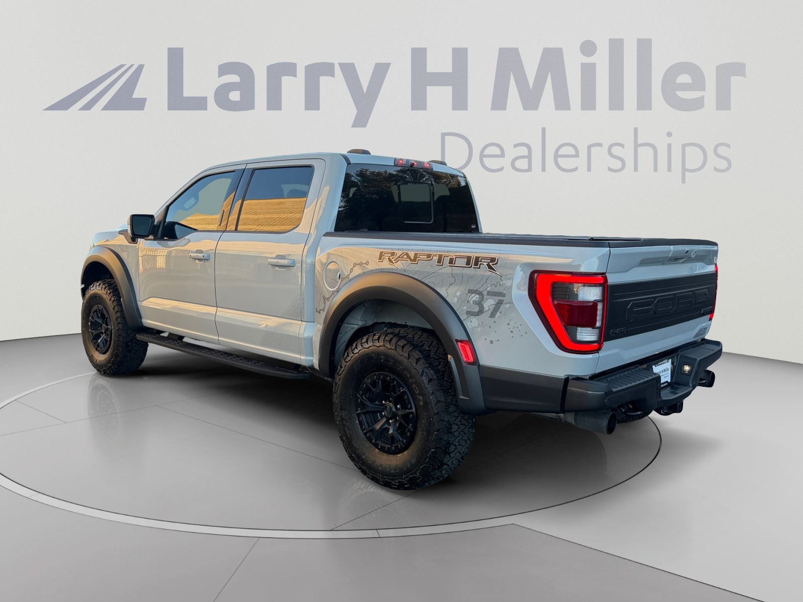 Certified 2023 Ford F150 Raptor w/ Raptor 37 Performance Package AWD/4WD image 3