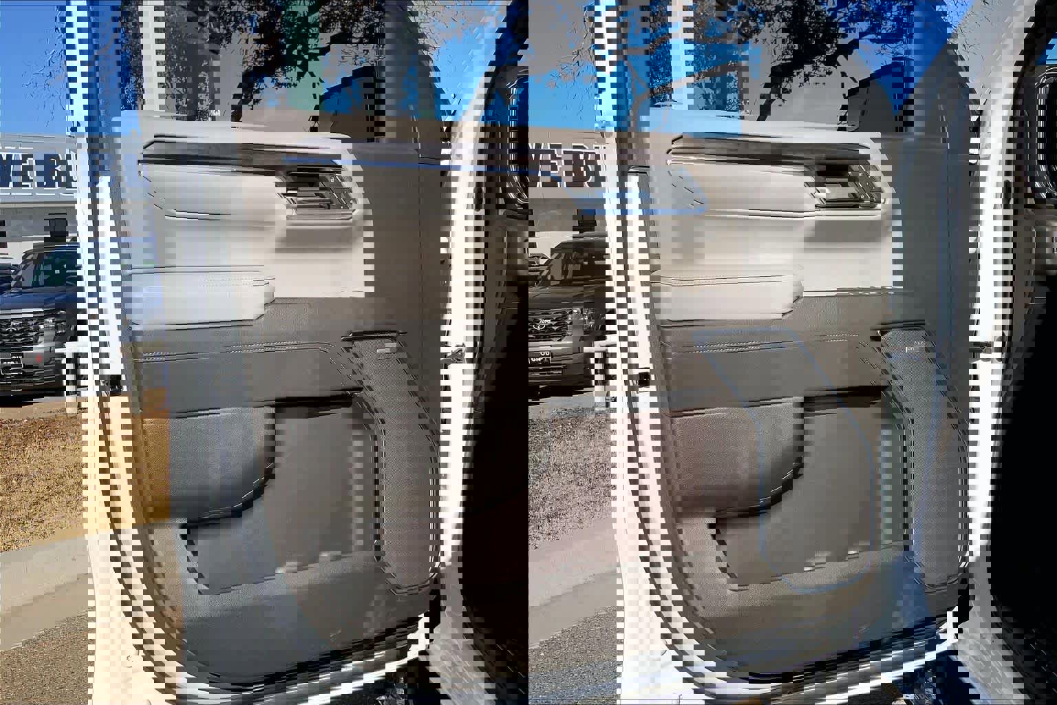 Used 2022 GMC Sierra 1500 SLT w/ SLT Convenience Package image 21