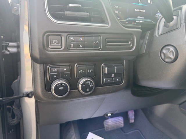 Used 2022 Chevrolet Tahoe RST w/ Luxury Package image 15