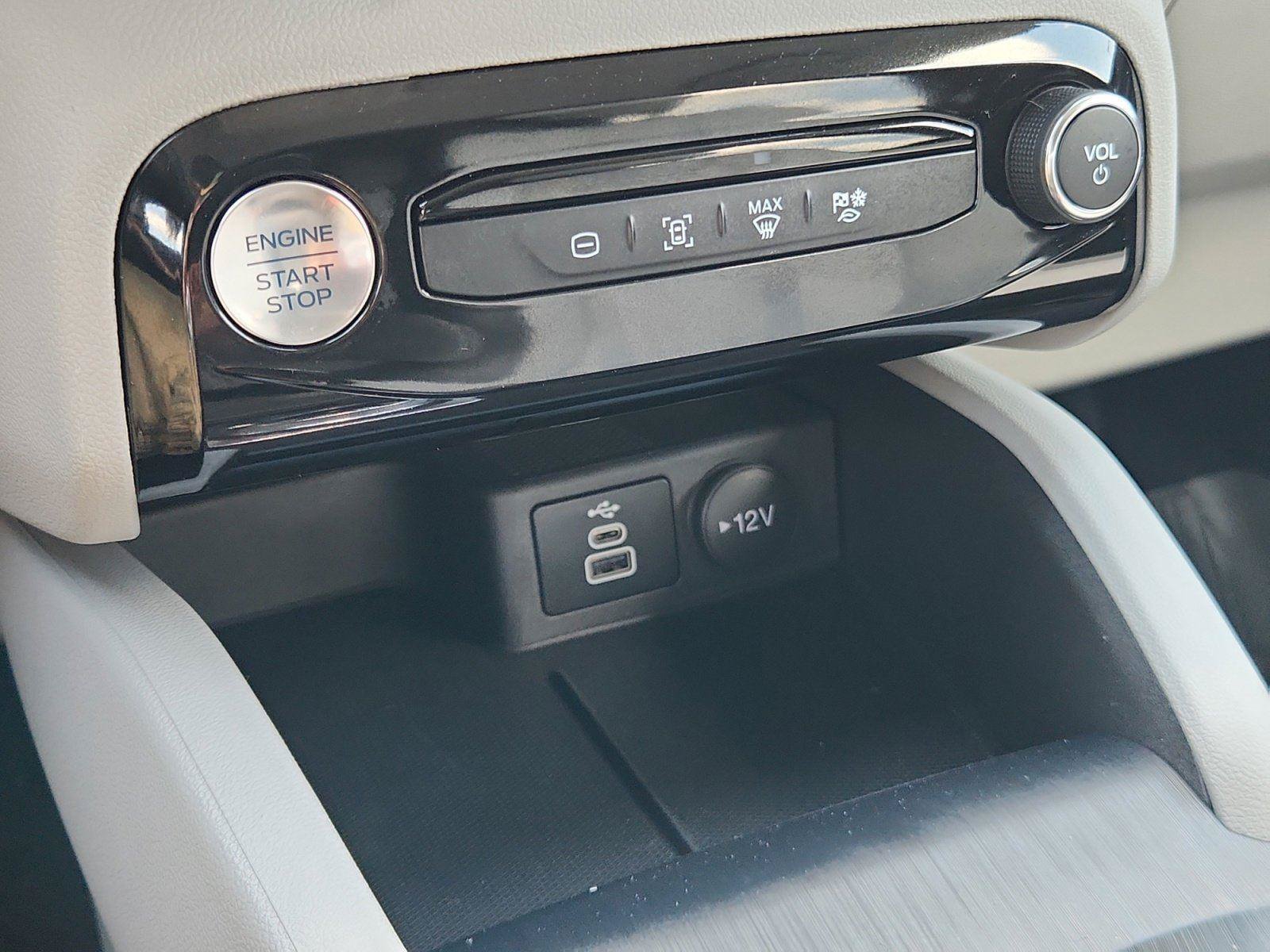 Certified 2024 Ford Escape SE FWD image 26