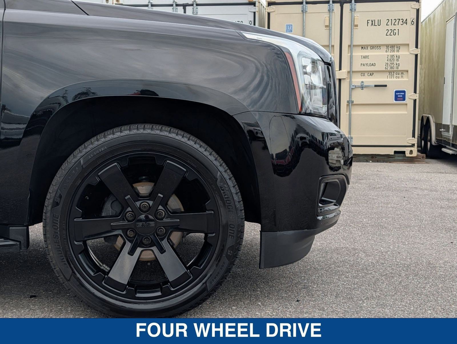 Used 2020 GMC Yukon SLT w/ Graphite Performance Edition image 11