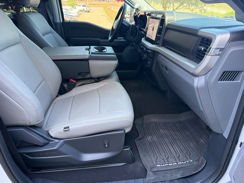Certified 2026 Ford F250 XLT w/ XLT Premium Package AWD/4WD image 9