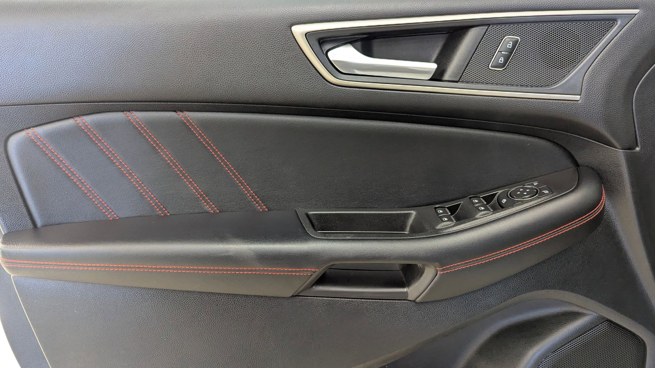 Certified 2022 Ford Edge ST-Line w/ Cargo Accessory Package image 12