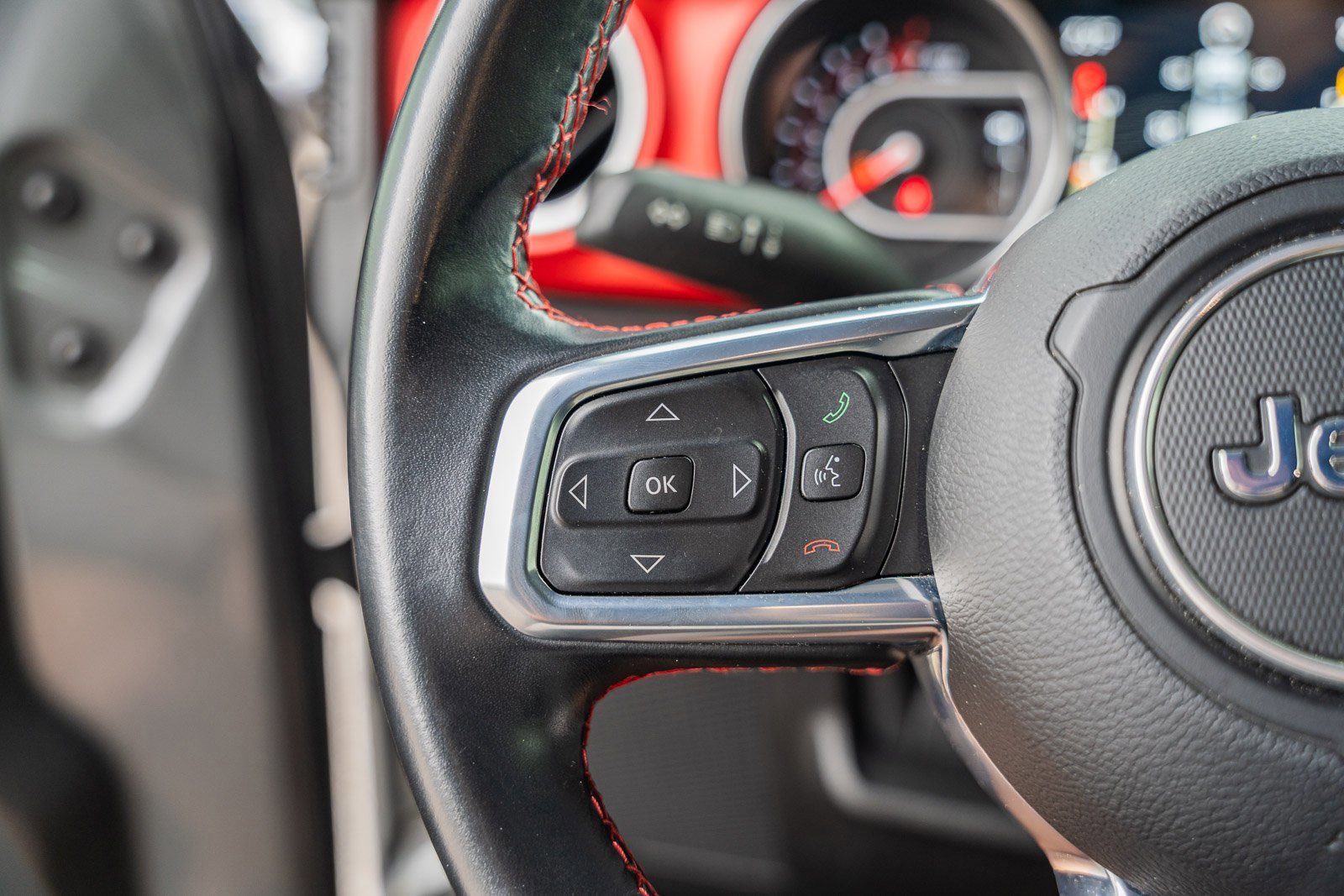 Used 2021 Jeep Gladiator Rubicon w/ Safety Group image 30