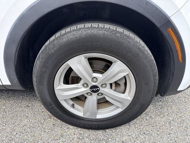 Used 2023 Kia Sorento LX AWD/4WD image 17