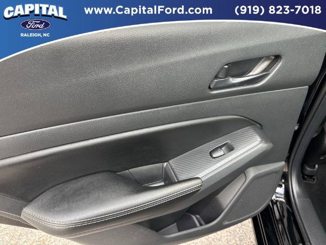 Used 2025 Nissan Altima 2.5 SV FWD image 17