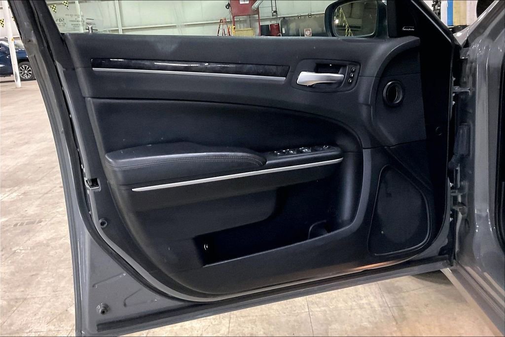 Used 2019 Chrysler 300 Limited w/ Safetytec Plus Group AWD/4WD image 22