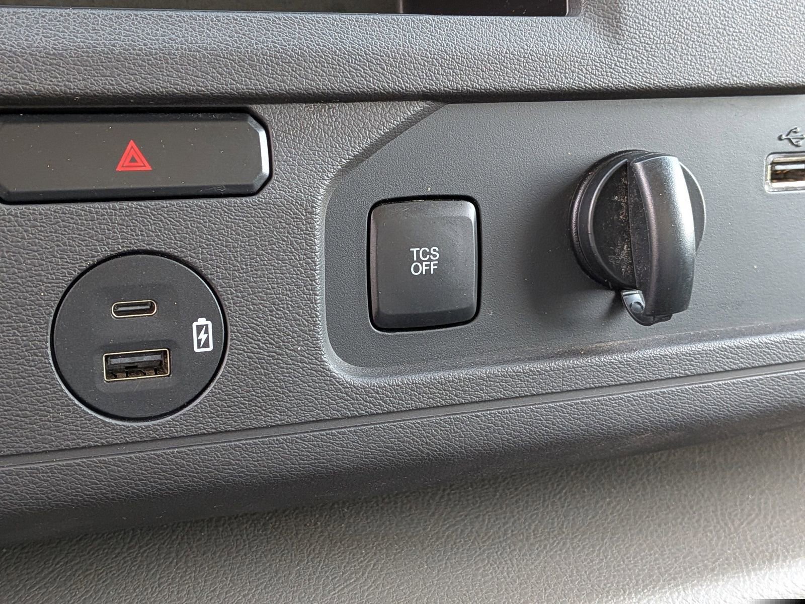 Certified 2023 Ford E-450 and Econoline 450 Super Duty w/ Power Windows & Locks Group RWD image 11