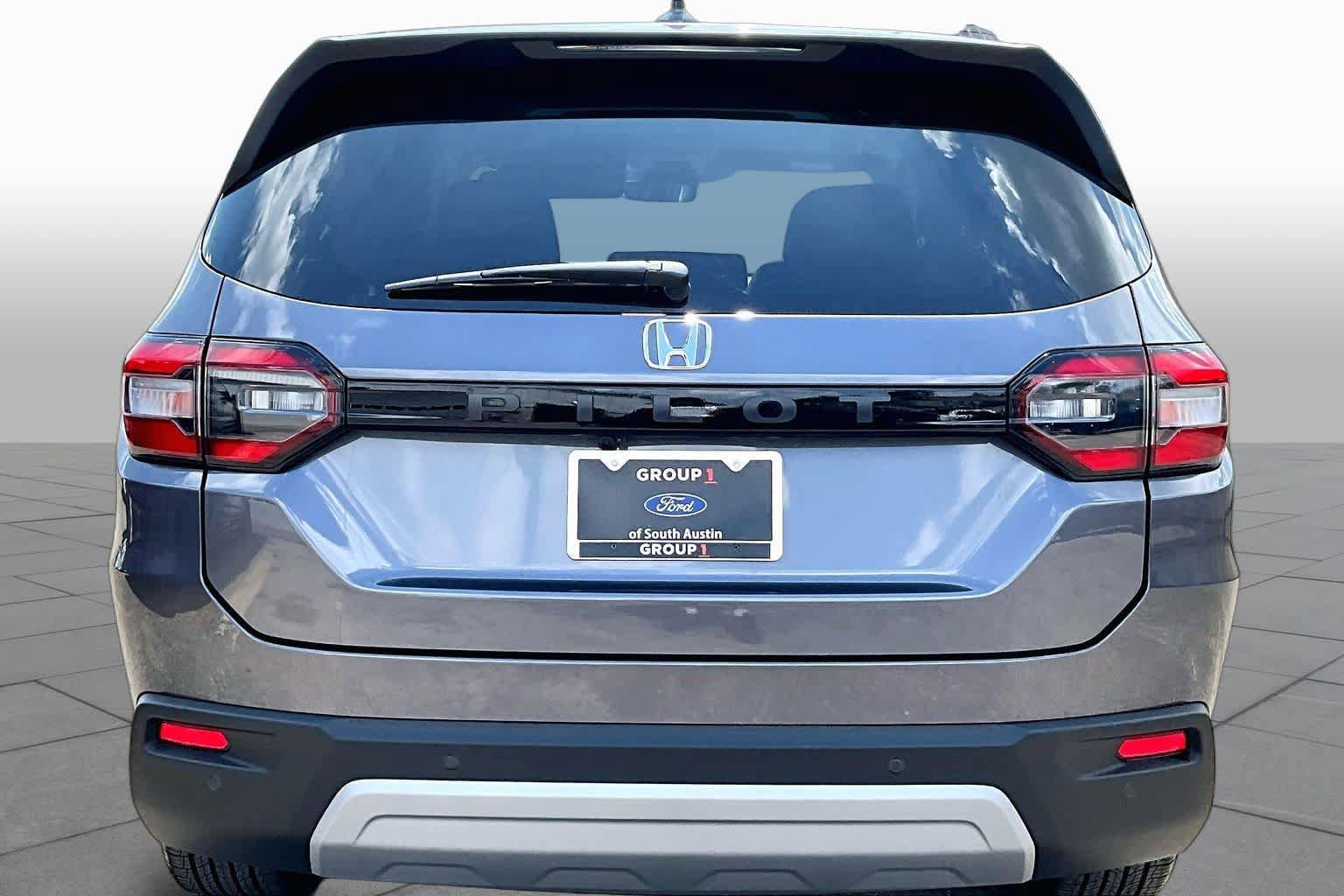 Used 2025 Honda Pilot EX-L image 5