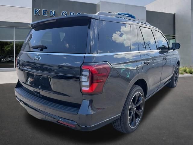 Certified 2023 Ford Expedition Limited image 3