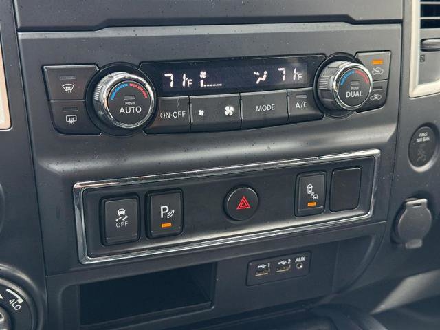 Used 2019 Nissan Titan SV w/ SV Convenience Package image 19