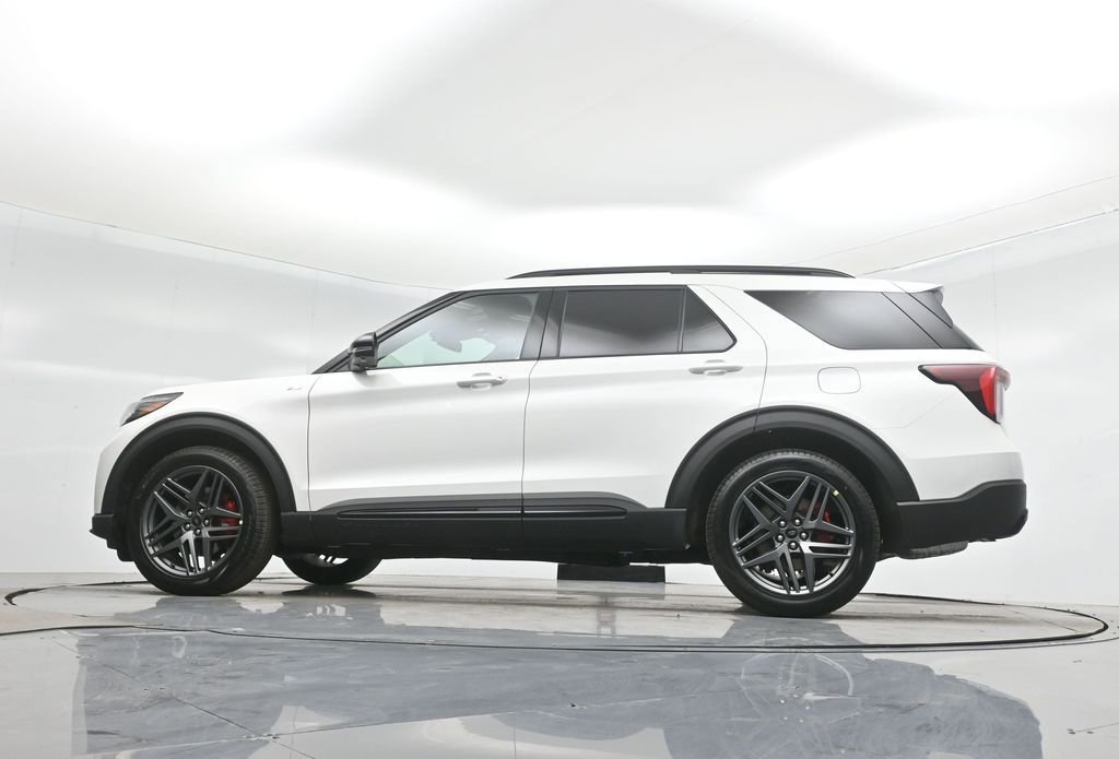 Certified 2025 Ford Explorer ST-Line w/ Premium Package image 55